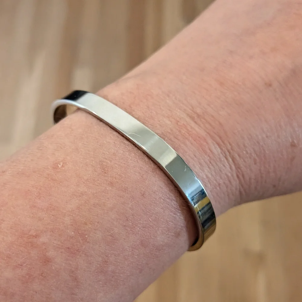 Hidden Message Bangle 🤭 - Picture 2 of 6